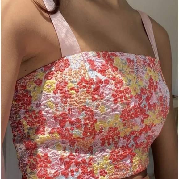 LULUS Red Pink Floral Zipper Crop Top - Picture 1 of 5